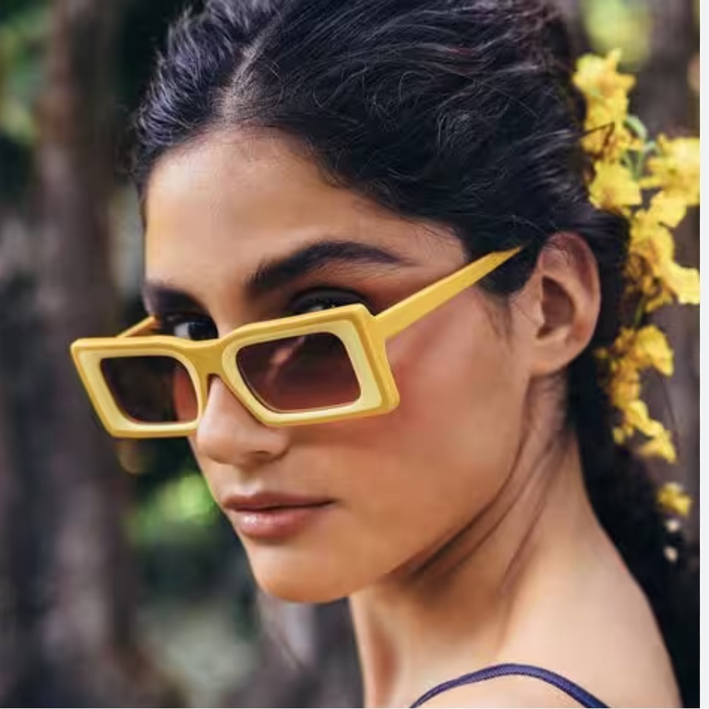 NWT Cult Gaia Hera Rectangle Sunglasses Canary Yellow